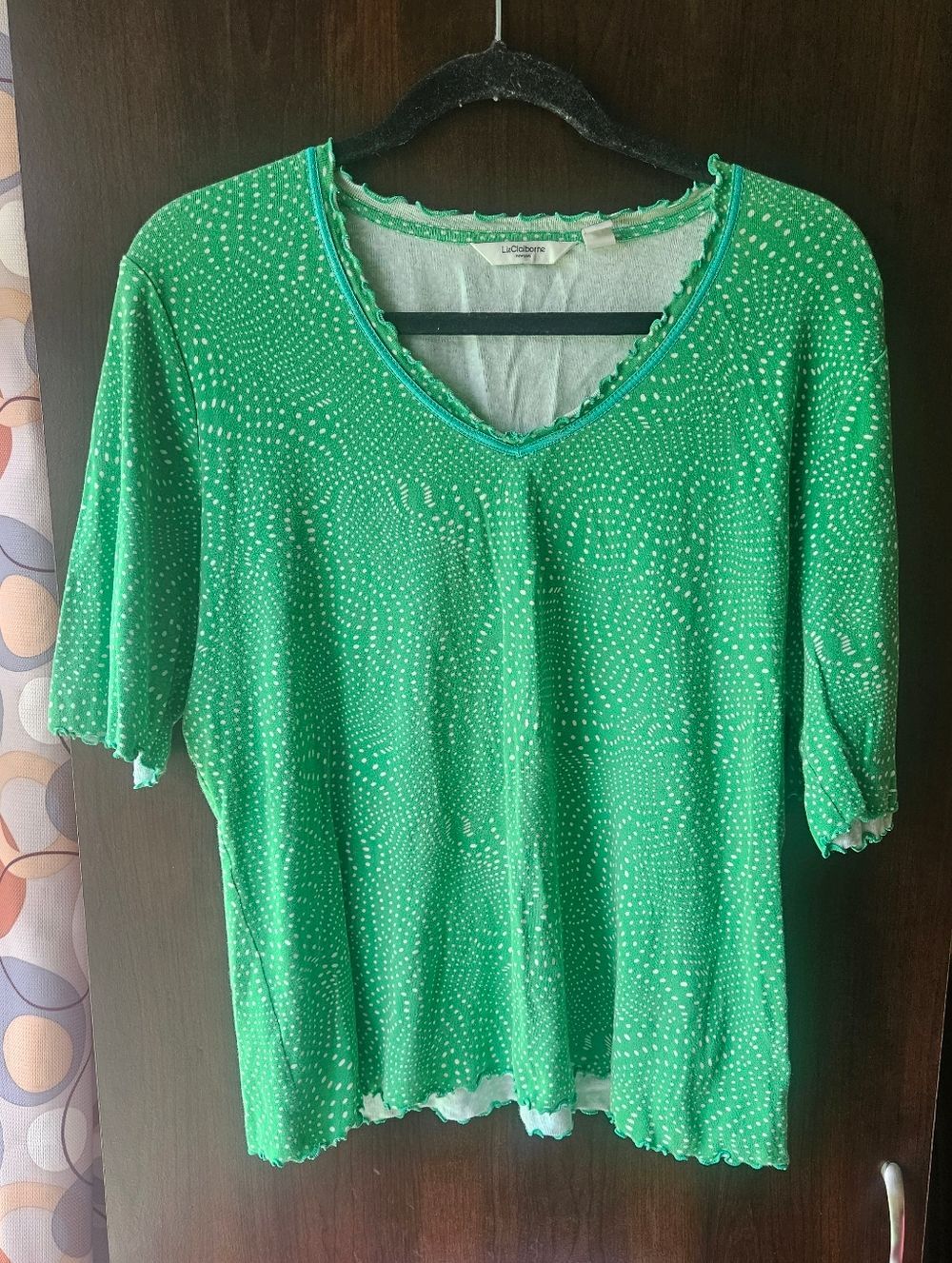 Liz Claiborne Bright Green Dot V-Neck Short Sleeve Top Size XL